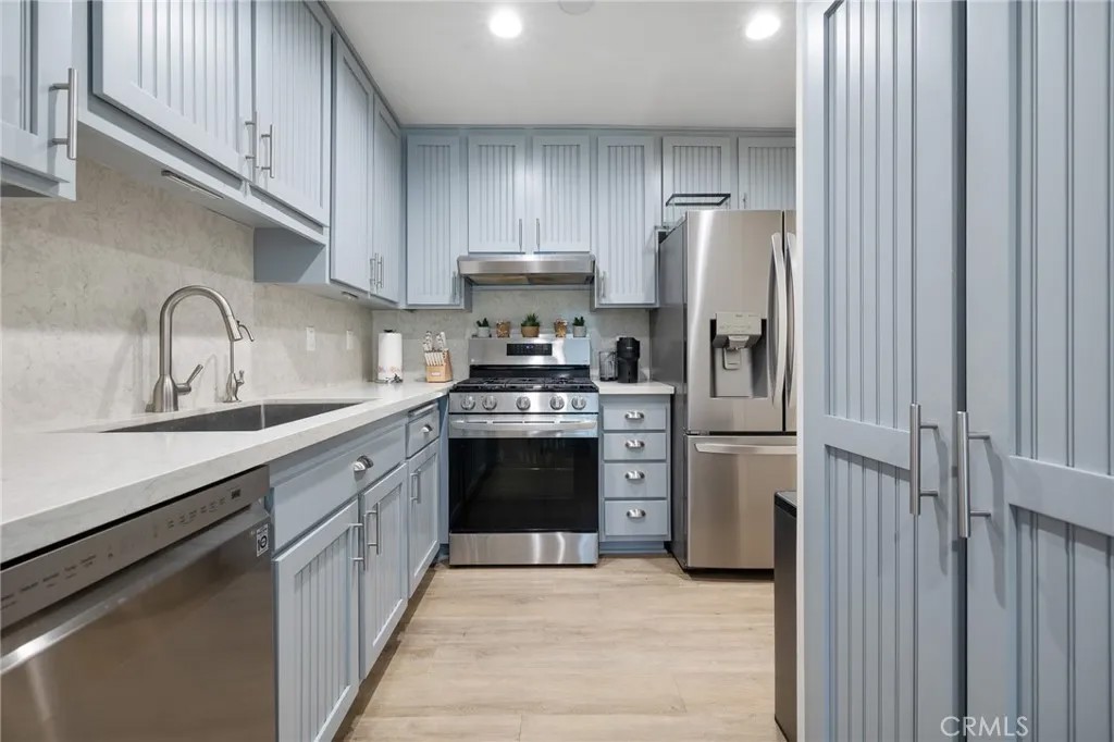 27114 Hidaway Avenue 3