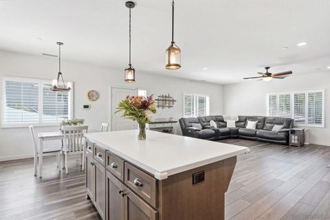 Tiny photo for 221 Frances Dr, El Cajon, CA 92019 (MLS # 250041303)