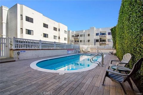 Tiny photo for 17914 Magnolia Boulevard #127, Encino, CA 91316 (MLS # SR25246119)