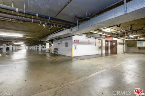 Tiny photo for 17914 Magnolia Boulevard #127, Encino, CA 91316 (MLS # SR25246119)