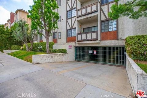 Tiny photo for 17914 Magnolia Boulevard #127, Encino, CA 91316 (MLS # SR25246119)