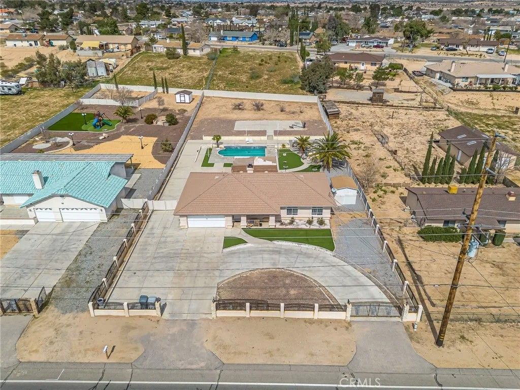 Photo of 19084 Rocksprings Road, Hesperia, CA 92345 (MLS # IV26049039)