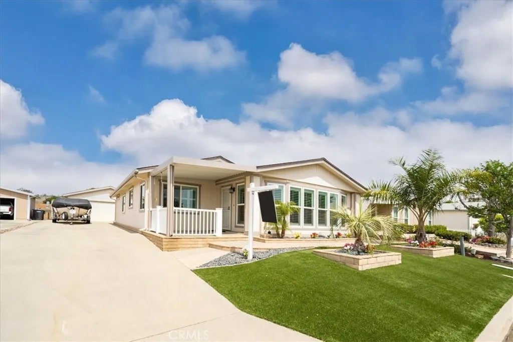 Photo of 29150 Calle Cisne, Murrieta, CA 92563 (MLS # SW26049920)