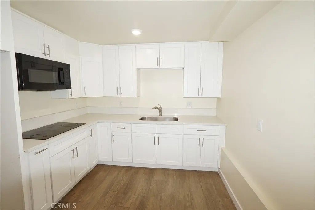 Photo of 448 W 41st Place #3/4, Los Angeles, CA 90037 (MLS # SR26041156)