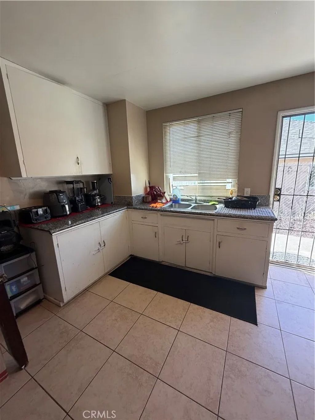 Photo of 263 N Evans St, Banning, CA 92220 (MLS # CV26062360)