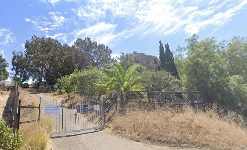 Photo of 480 Rancho Vista, Vista, CA 92083 (MLS # NDP2608170)