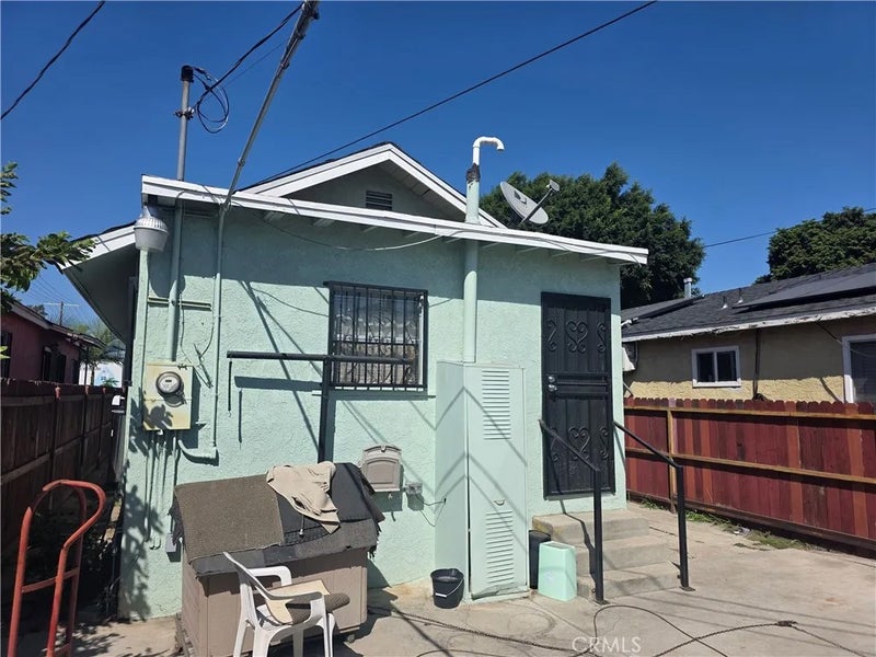 1104 E 102nd