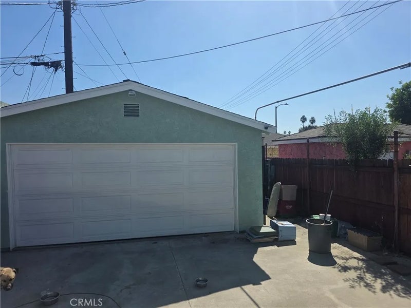 1104 E 102nd