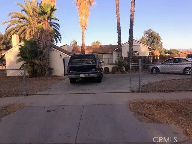 296 PALM AVE