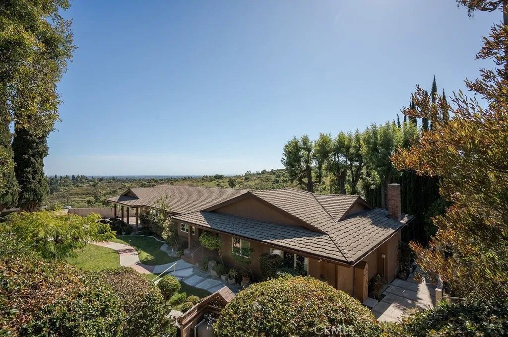 Photo of 3103 Flintridge Dr, Fullerton, CA 92835 (MLS # OC26088457)