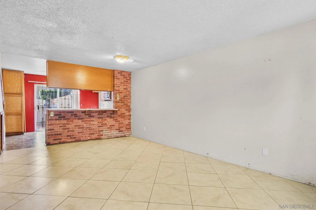 Photo of 458 Ridgeway Ct, Spring Valley, CA 91977 (MLS # 250043312)