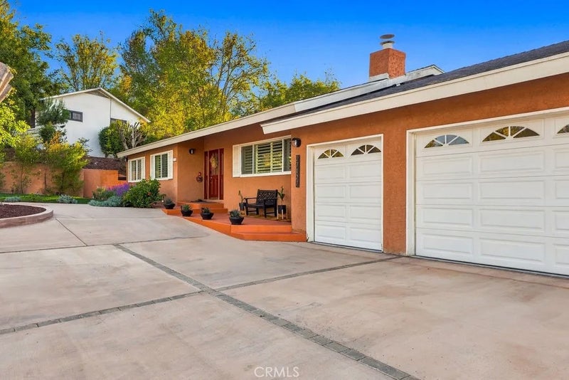 27127 Travis Lane