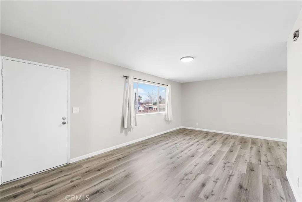 414 E Avenue J13