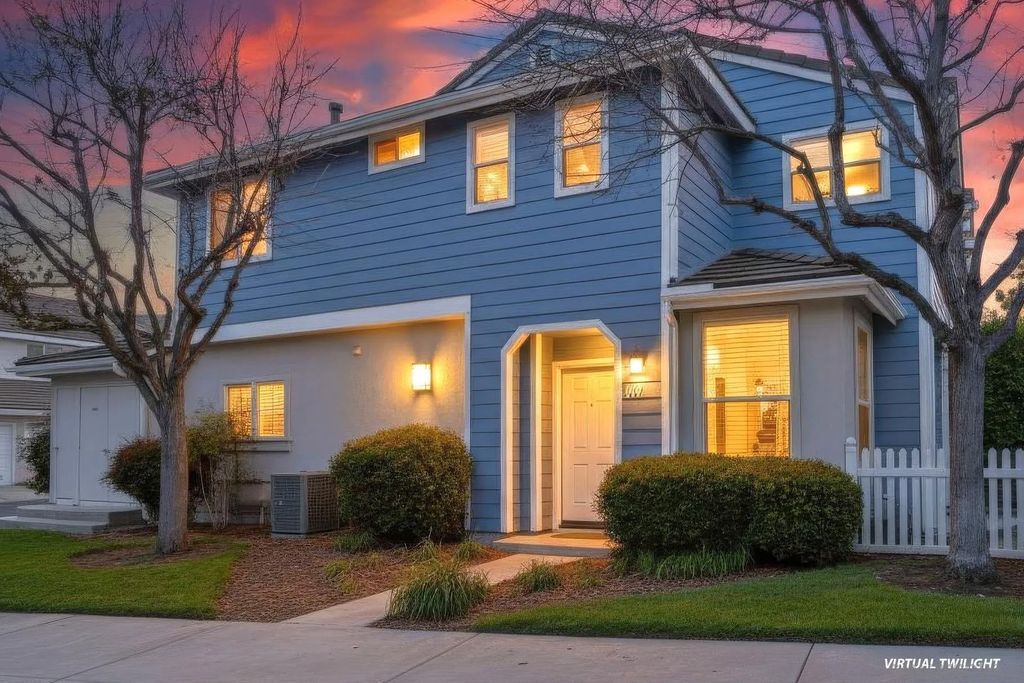 Photo of 1319 Statice Ct, Carlsbad, CA 92011 (MLS # 260006518)