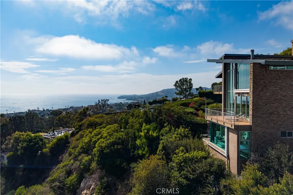 856 Diamond Street