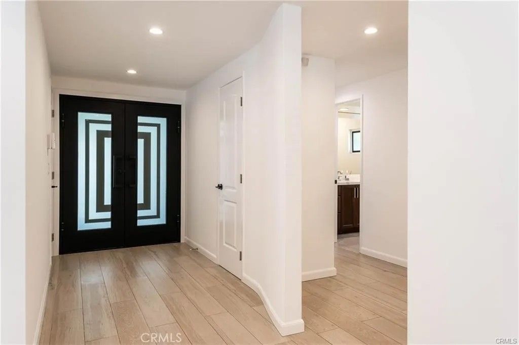 Photo of 3913 Bon Homme Rd, Calabasas, CA 91302 (MLS # SR26039330)