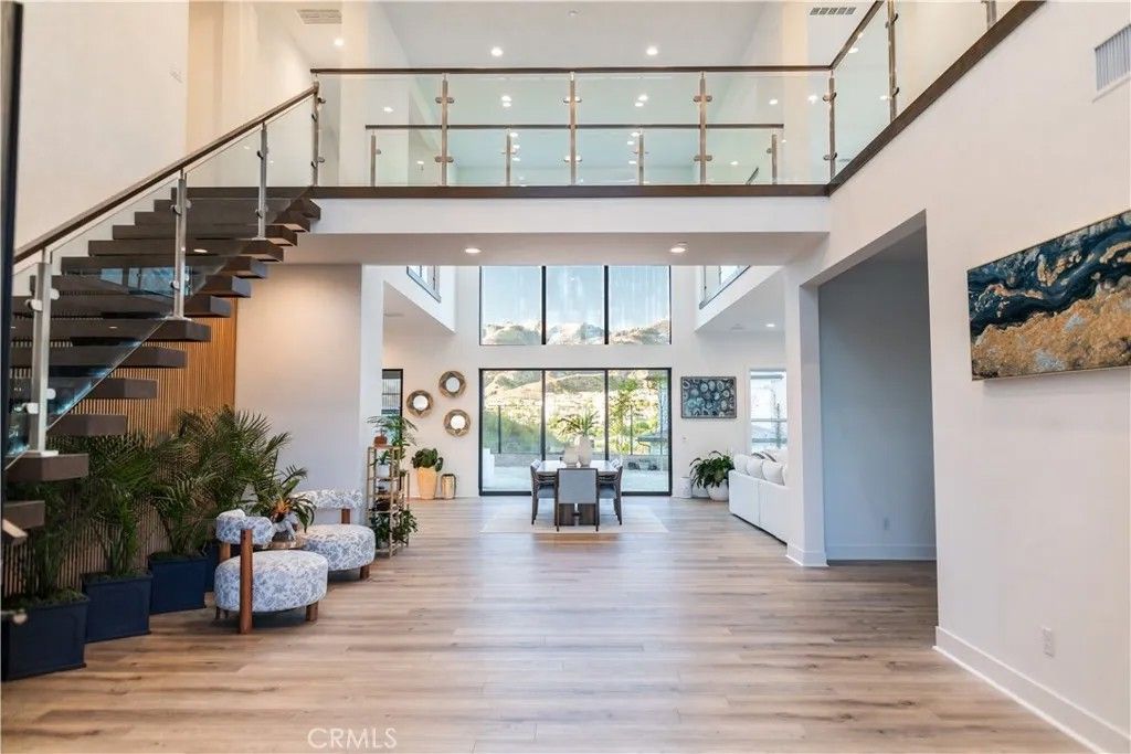 Photo of 20133 Galway Ln, Porter Ranch, CA 91326 (MLS # SR26028682)