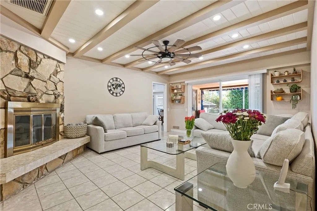 Photo of 2204 San Gorgonio Road, La Canada Flintridge, CA 91011 (MLS # GD26005866)