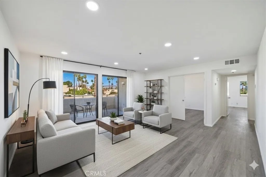 200 E Racquet Club 72