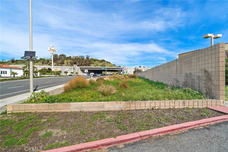 524 E Avenida Pico