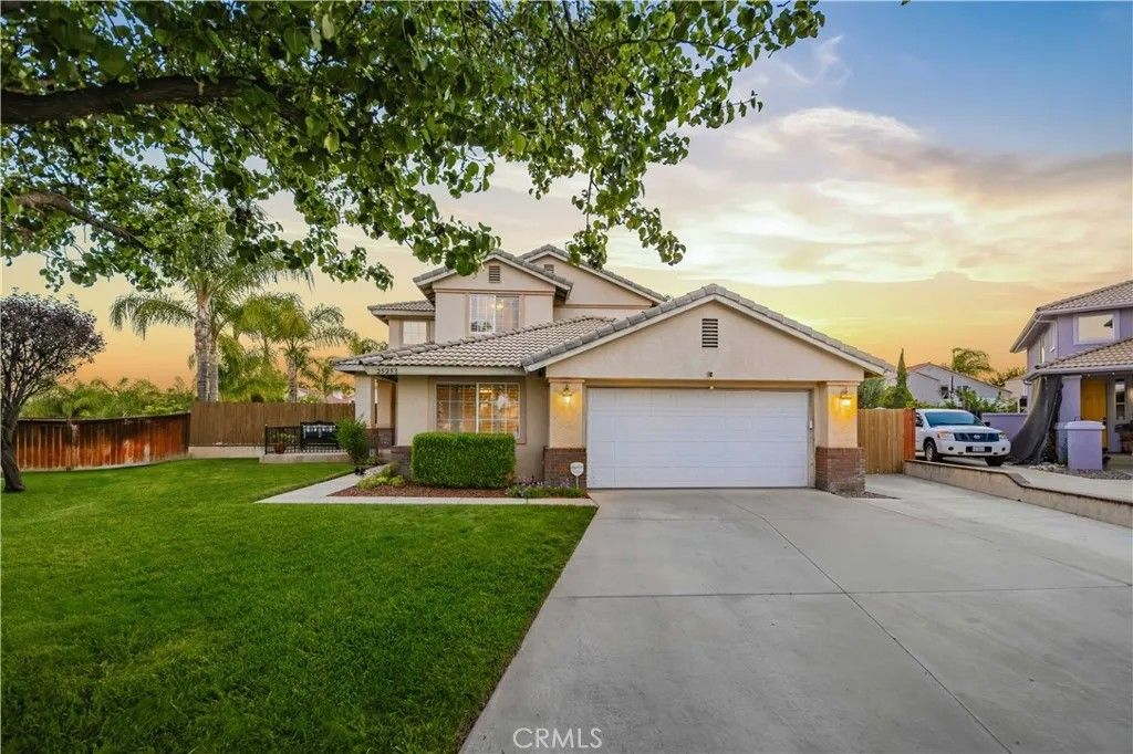 Photo of 25253 Corte Mandarina, Murrieta, CA 92563 (MLS # DW26110631)