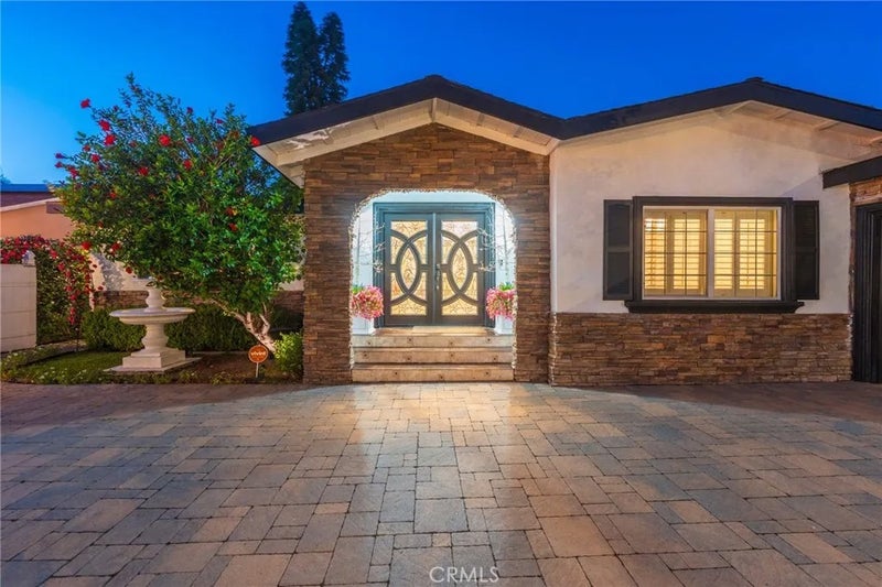 1861 W Chalet