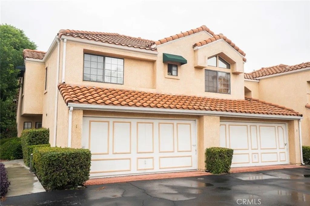 Photo of 5906 Etiwanda Avenue #1, Tarzana, CA 91356 (MLS # SR25239802)