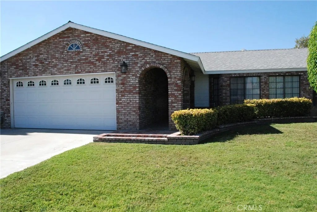 1098 Leslie Court