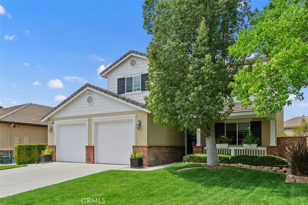 Photo of 31956 Bitterroot Court, Temecula, CA 92592 (MLS # SW26117926)