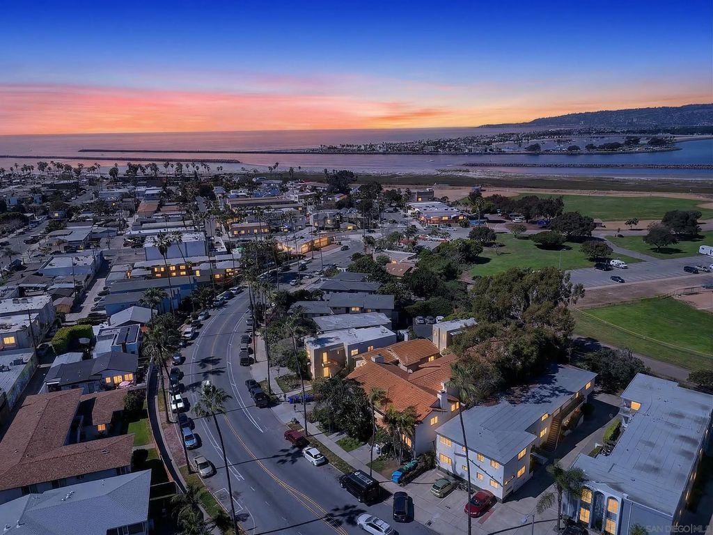 Photo of 4930 W Point Loma Blvd, San Diego, CA 92107 (MLS # 260010773)