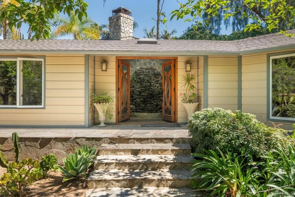 10880 Hess Drive