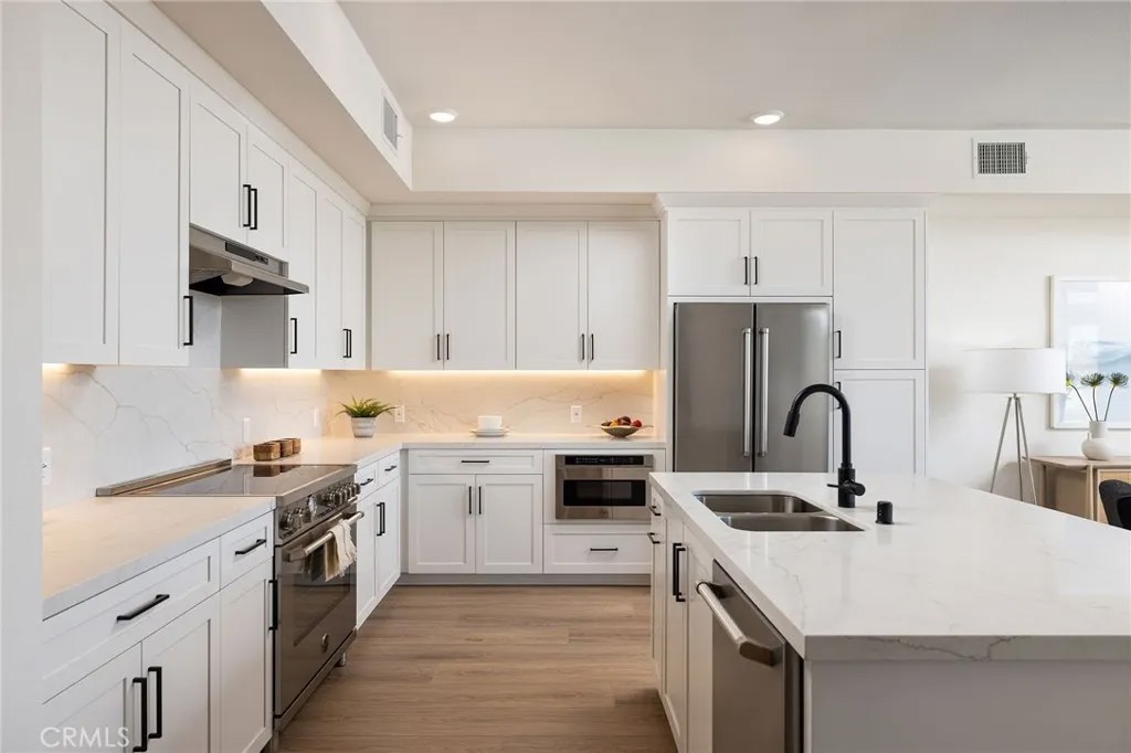 414 Main Street 330