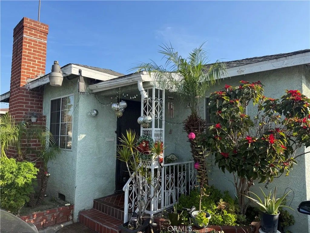Photo of 1400 S Washington Ave, Compton, CA 90221 (MLS # PW25269586)