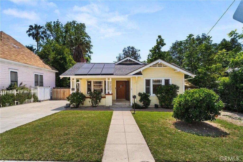 Photo of 27257 Pacific ST, Highlands, CA 92346 (MLS # IG26086368)