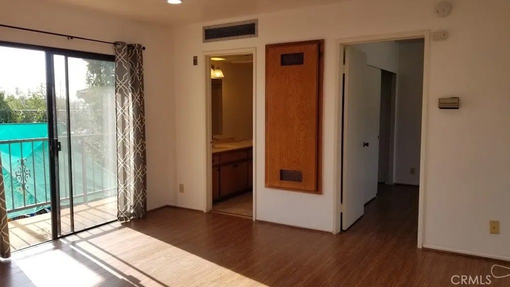 Photo of 77 N HOLLISTON Avenue, Pasadena, CA 91106 (MLS # TR26000243)