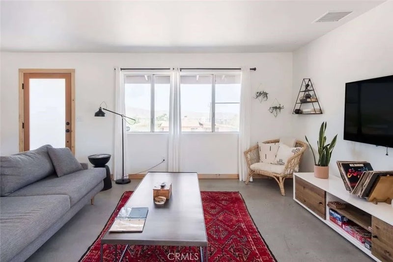 61607 Granada Dr