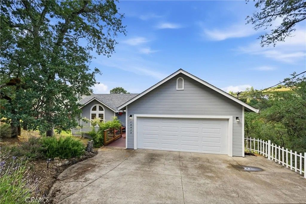 Photo of 19972 Jigsaw Rd, Hidden Valley Lake, CA 95467 (MLS # LC26094801)
