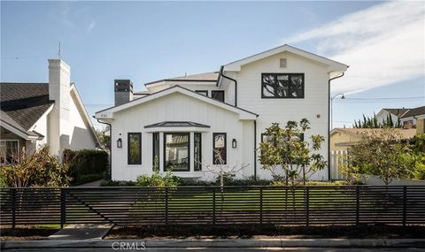 Photo of 430 Fullerton Avenue, Newport Beach, CA 92663 (MLS # OC25279350)