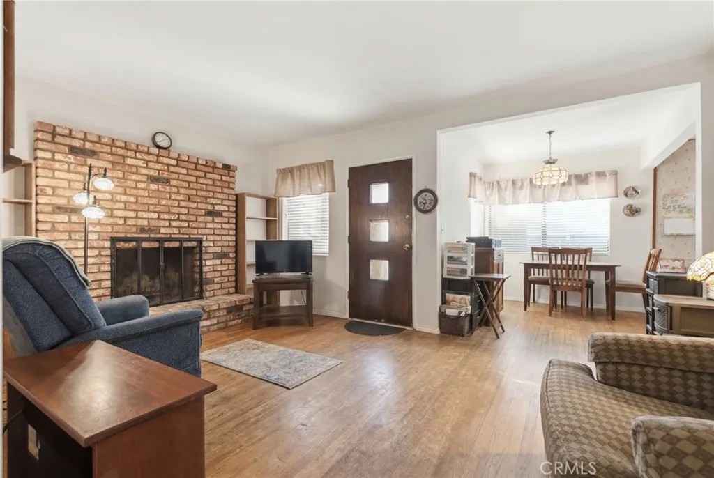 1658 W 213th