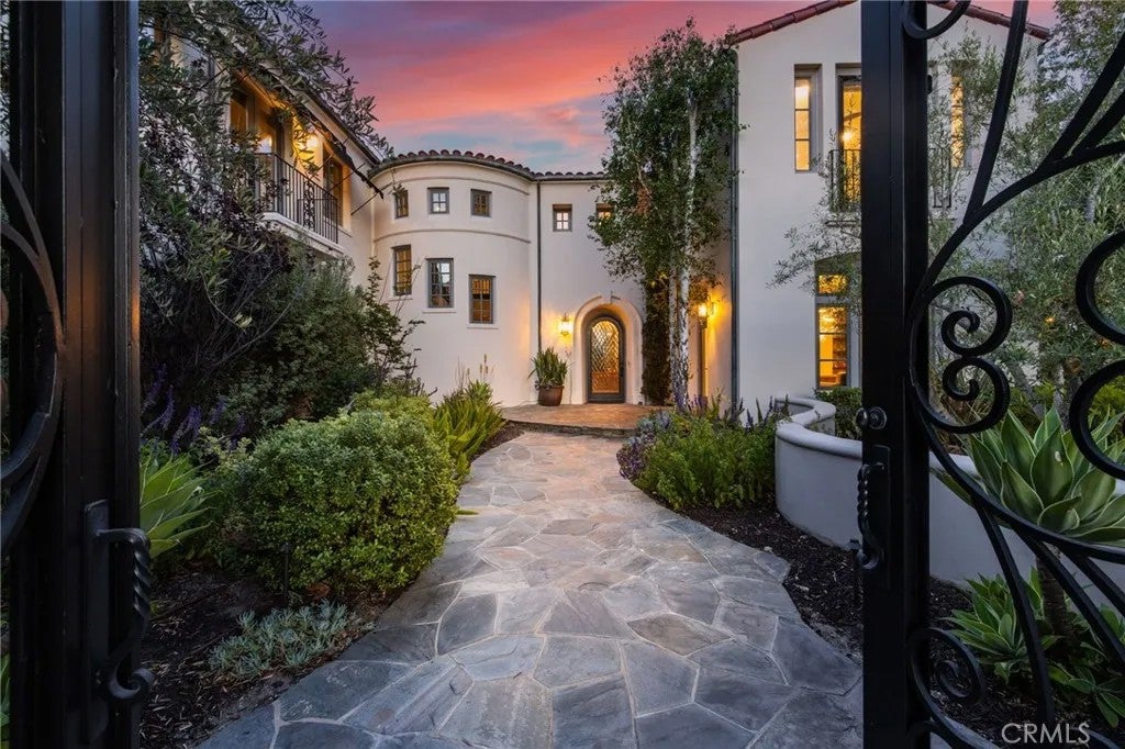 2 Havenhurst Drive