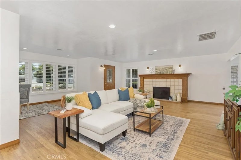 1268 W Marshall
