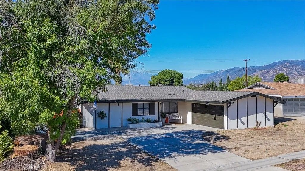 Photo of 6120 Arden Ave, San Bernardino, CA 92404 (MLS # CV25243783)