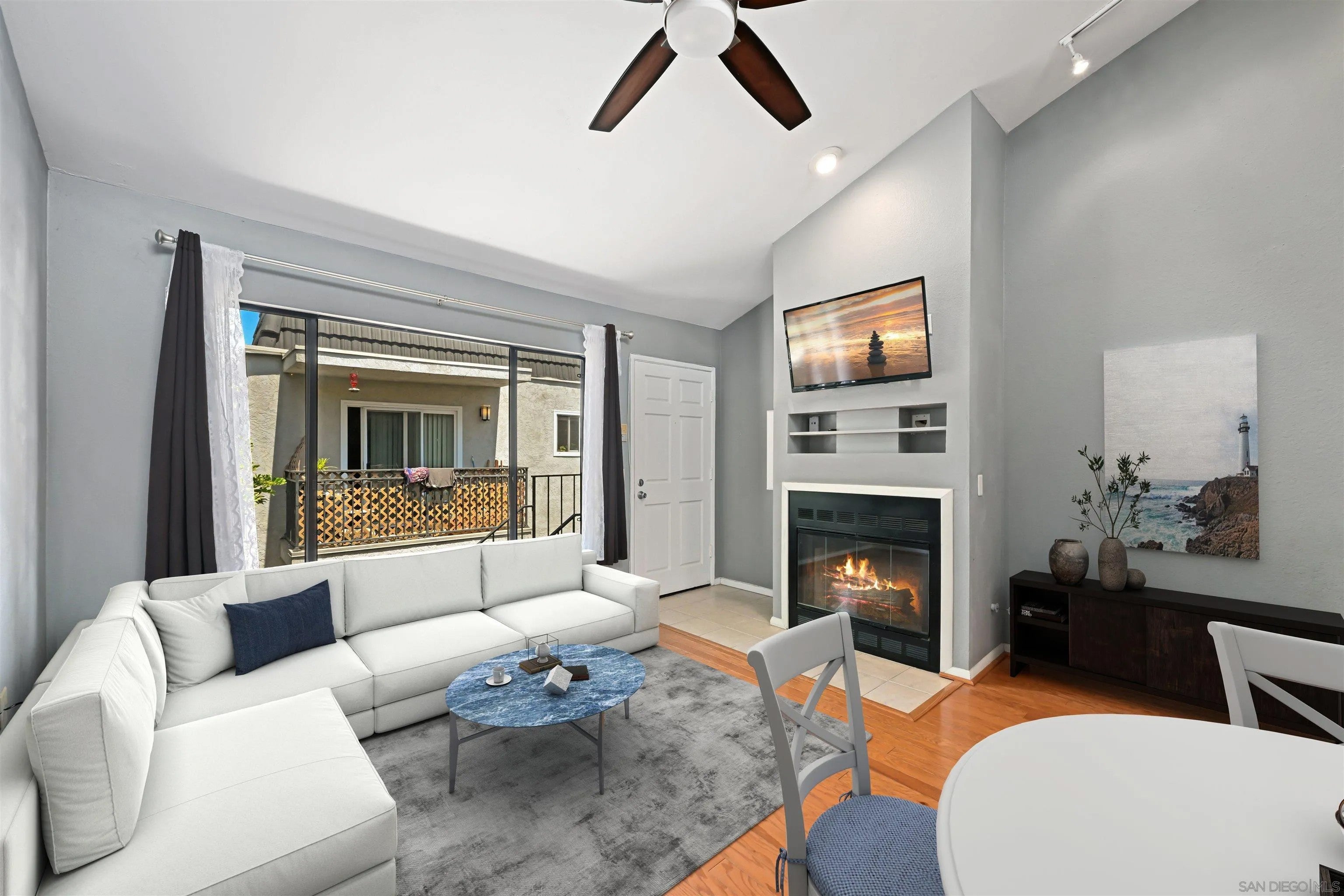 4576 Hawley 5