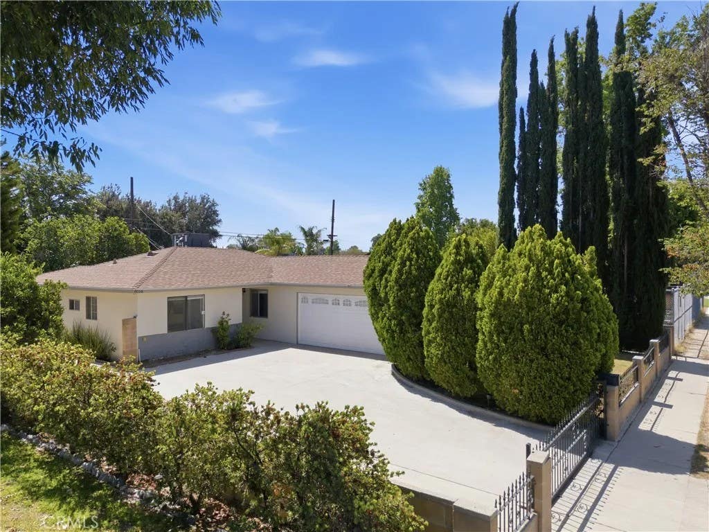 Photo of 8116 Ponce Avenue, Canoga Park, CA 91304 (MLS # OC26106510)
