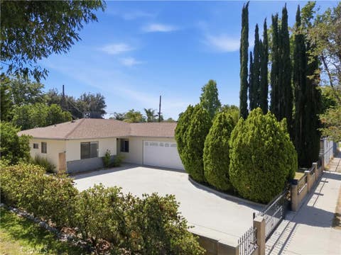 Photo of 8116 Ponce Avenue, Canoga Park, CA 91304 (MLS # OC26106510)