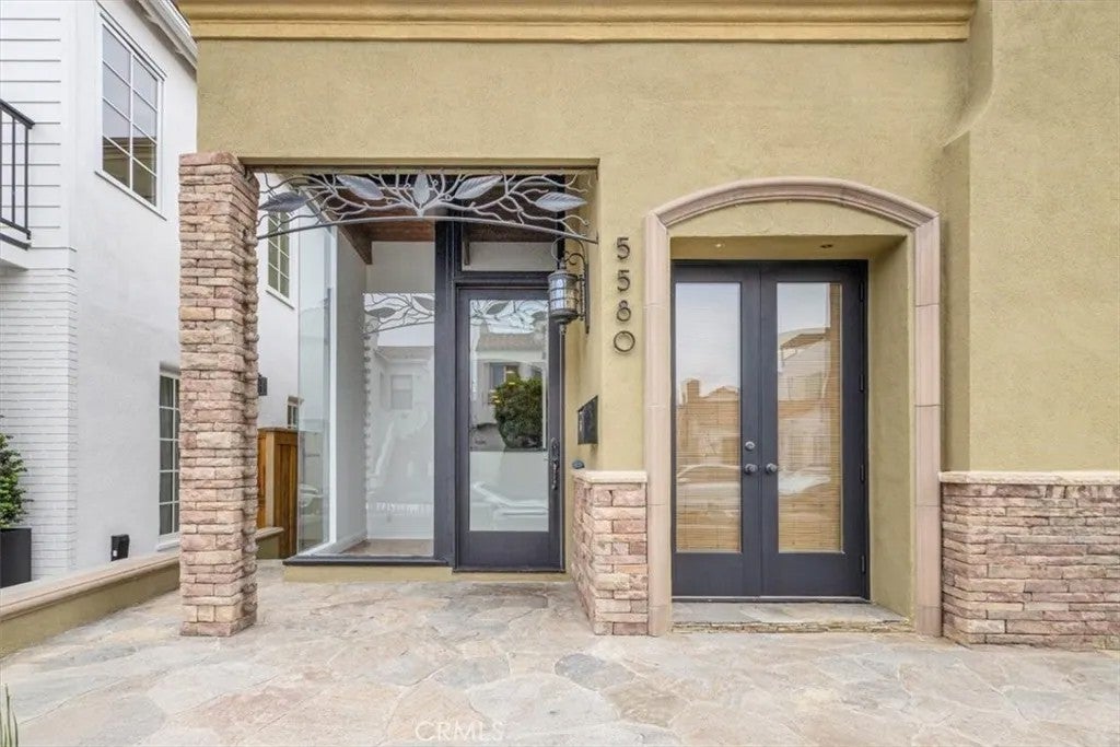 Photo of 5580 E Saint Irmo Walk, Long Beach, CA 90803 (MLS # OC26069577)