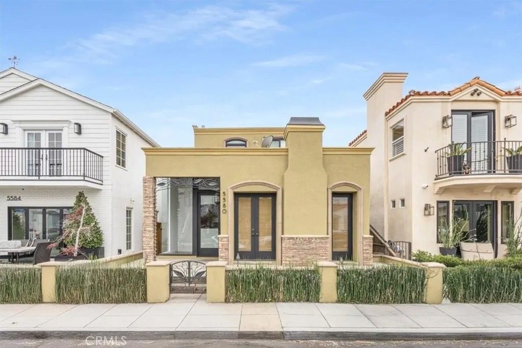 Photo of 5580 E Saint Irmo Walk, Long Beach, CA 90803 (MLS # OC26069577)