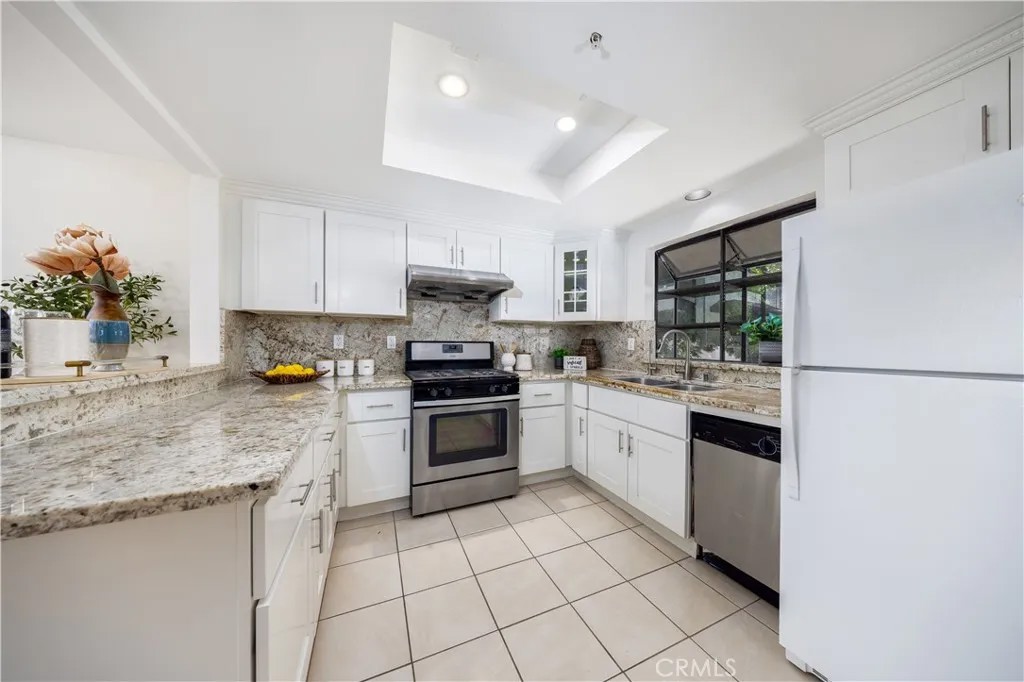 511 N Curtis F