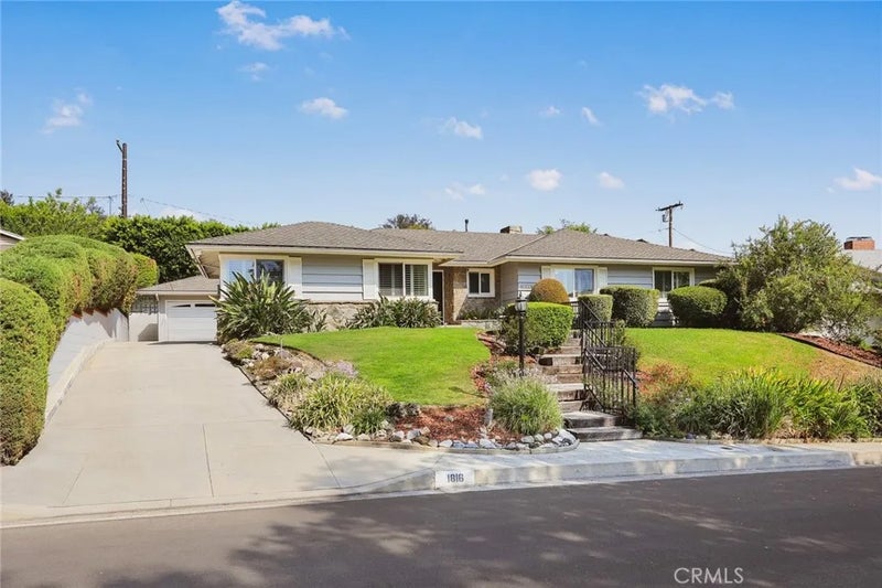 1816 Chantry Drive