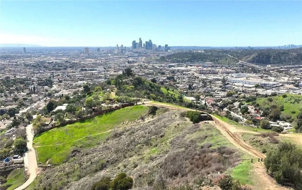 Photo of 0 fenn St, Los Angeles, CA 90031 (MLS # AR26097522)